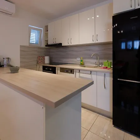 Apartman Lena * Makarska