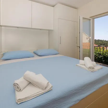Apartman Lena * Makarska